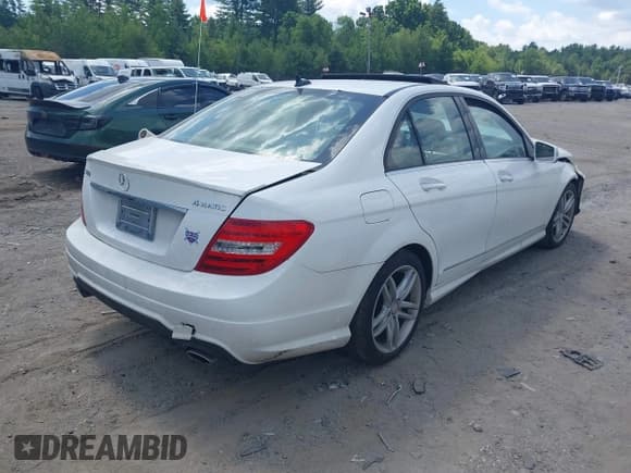 ✅ 2013 Mercedes-Benz C 300 Sport • VIN: WDDGF8AB7DR280115 • Lot: 42587180. Listed on IAAI with 120,832 mi. Free auction sales archive from the USA and detailed vehicle history report at DreamBid. Image 4.