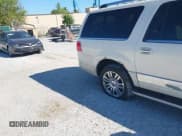 ✅ 2008 Lincoln Navigator • VIN: 5LMFL28578LJ03884 • Lot: 43076120. Listed on IAAI with Not provided. Free auction sales archive from the USA and detailed vehicle history report at DreamBid. Image 11.