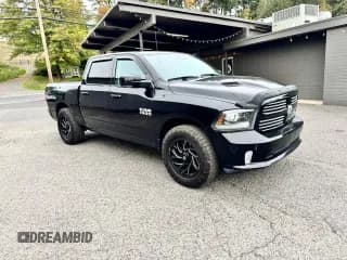 ✅ 2013 Ram 1500 Sport • VIN: 1C6RR7MT1DS569841 • Lot: 90202275. Wystawiony na Copart z przebiegiem 117 488 mil. Bezpłatny archiwum sprzedaży aukcyjnych z USA i szczegółowy raport historii pojazdu na DreamBid. Zdjęcie 1.