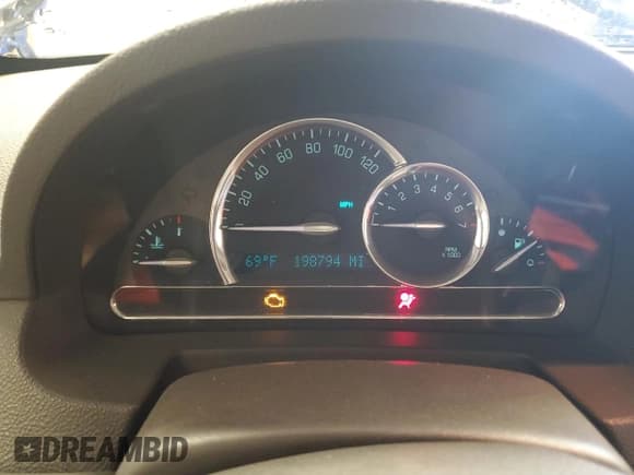 ✅ 2006 Chevrolet HHR LT • VIN: 3GNDA23D36S646909 • Lot: 70023085. Listed on Copart with 198,794 mi. Free auction sales archive from the USA and detailed vehicle history report at DreamBid. Image 9.