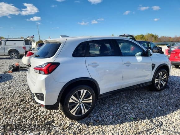 ✅ 2021 Mitsubishi Outlander ES • VIN: JA4APUAU0MU004566 • Lot: 85418605. Listed on Copart with 115,653 mi. Free auction sales archive from the USA and detailed vehicle history report at DreamBid. Image 3.