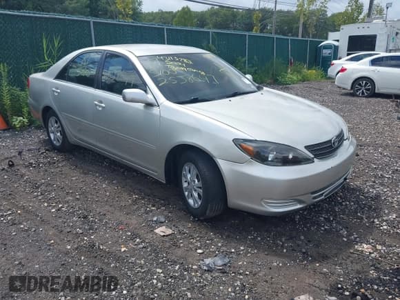 ✅ 2004 Toyota Camry LE • VIN: 4T1BF32K84U070590 • Lot: 43115782. Listed on IAAI with Not provided. Free auction sales archive from the USA and detailed vehicle history report at DreamBid. Image 1.