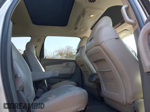 ✅ 2009 Chevrolet Traverse 1LT • VIN: 1GNEV23D69S119052 • Lot: 43628102. Wystawiony na IAAI z przebiegiem 133 755 mil. Bezpłatny archiwum sprzedaży aukcyjnych z USA i szczegółowy raport historii pojazdu na DreamBid. Zdjęcie 8.