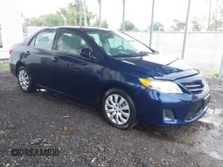 ✅ 2013 Toyota Corolla LE • VIN: 2T1BU4EE8DC071998 • Lot: 43313442. Wystawiony na IAAI z przebiegiem 104 243 mil. Bezpłatny archiwum sprzedaży aukcyjnych z USA i szczegółowy raport historii pojazdu na DreamBid. Zdjęcie 1.