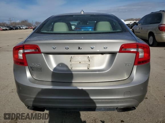 ✅ 2015 Volvo S60 T5 Drive-E Premier Plus • VIN: YV126MFC8F1307154 • Лот: 49146085. Опубликован ранее на Copart с пробегом 90 408 миль. Бесплатный доступ к архиву аукционных продаж из США и подробный отчёт об истории автомобиля на DreamBid. Изображение 6.