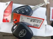 ✅ 2017 Toyota Corolla LE • VIN: 5YFBURHE6HP717196 • Лот: 43737999. Опубликован ранее на IAAI с пробегом 284 184 миль. Бесплатный доступ к архиву аукционных продаж из США и подробный отчёт об истории автомобиля на DreamBid. Изображение 11.