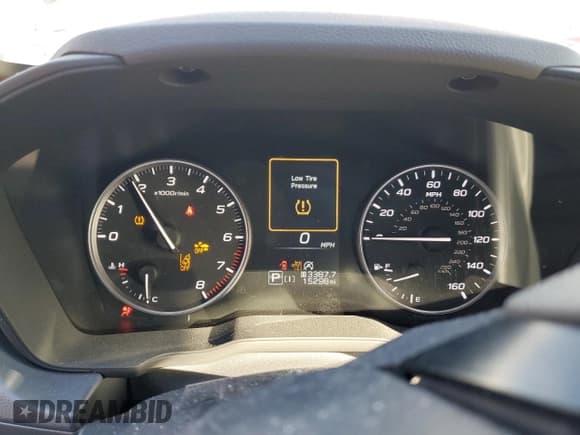 ✅ 2024 Subaru Crosstrek Premium • VIN: JF2GUADC0RH388165 • Lot: 92893295. Listed on Copart with 15,298 mi. Free auction sales archive from the USA and detailed vehicle history report at DreamBid. Image 9.