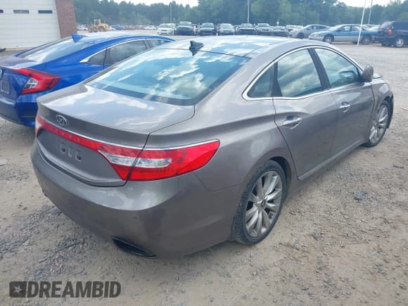 ✅ 2012 Hyundai Azera • VIN: KMHFH4JGXCA180863 • Лот: 42735387. Опубликован ранее на IAAI с пробегом 163 190 миль. Бесплатный доступ к архиву аукционных продаж из США и подробный отчёт об истории автомобиля на DreamBid. Изображение 4.