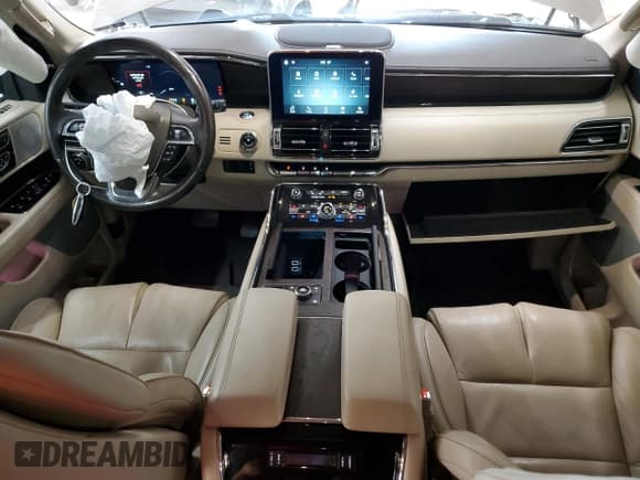 ✅ 2019 Lincoln Navigator Reserve • VIN: 5LMJJ2LT3KEL07518 • Lot: 80811505. Listed on Copart with 71,170 mi. Free auction sales archive from the USA and detailed vehicle history report at DreamBid. Image 8.