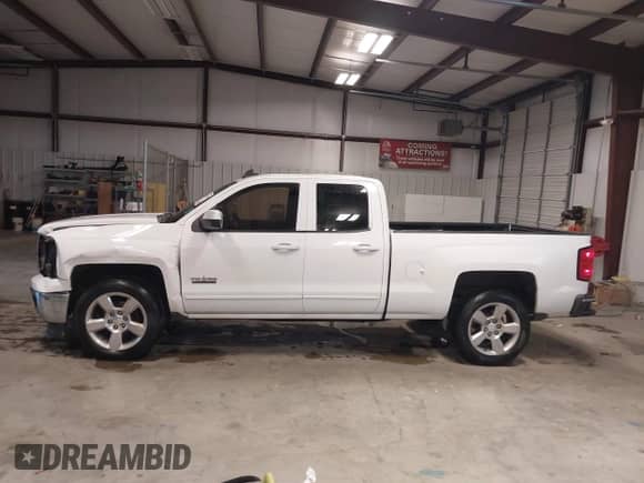 2015 Chevrolet Silverado 1500 LT z VIN 1GCRCREH0FZ398560, wystawiony jako IAAI lot #42454940 z przebiegiem 158 025 mil mil oraz . Historia ofert i sprzedaży dostępna na DreamBid. Obrazek 15.