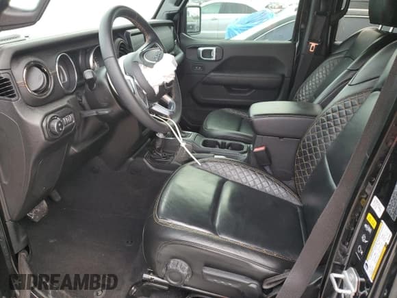 ✅ 2021 Jeep Gladiator High Altitude • VIN: 1C6HJTFG5ML566060 • Lot: 89857335. Wystawiony na Copart z przebiegiem 87 673 mil. Bezpłatny archiwum sprzedaży aukcyjnych z USA i szczegółowy raport historii pojazdu na DreamBid. Zdjęcie 7.