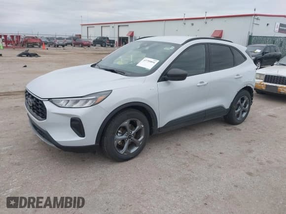 ✅ 2025 Ford Escape ST-Line • VIN: 1FMCU0MN8SUA81327 • Lot: 43799894. Listed on IAAI with 17,684 mi. Free auction sales archive from the USA and detailed vehicle history report at DreamBid. Image 2.