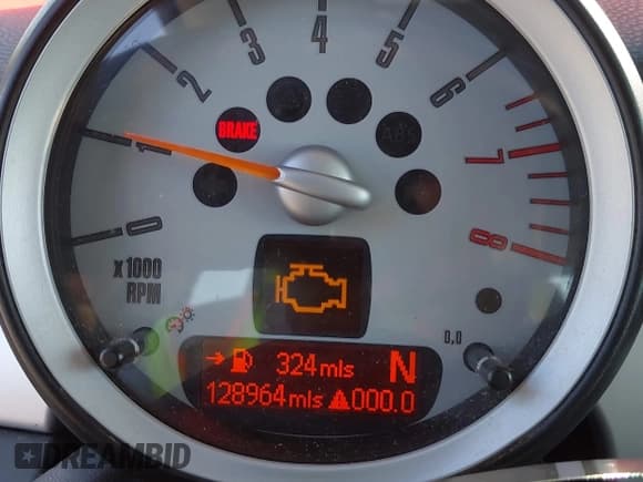 ✅ 2010 MINI Hardtop • VIN: WMWMF3C57ATZ64343 • Lot: 43086133. Listed on IAAI with 128,964 mi. Free auction sales archive from the USA and detailed vehicle history report at DreamBid. Image 7.