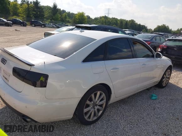 ✅ 2014 Audi A6 Premium Plus • VIN: WAUGFAFC0EN053261 • Lot: 42989524. Wystawiony na IAAI z przebiegiem Nie podano. Bezpłatny archiwum sprzedaży aukcyjnych z USA i szczegółowy raport historii pojazdu na DreamBid. Zdjęcie 13.