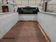 ✅ 2004 GMC Sierra 2500 SL • VIN: 1GDHC24U94E215240 • Lot: 41332466. Wystawiony na IAAI z przebiegiem 104 000 mil. Bezpłatny archiwum sprzedaży aukcyjnych z USA i szczegółowy raport historii pojazdu na DreamBid. Zdjęcie 8.