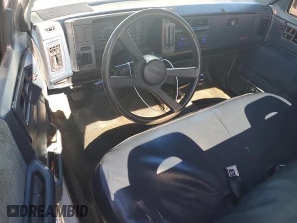 ✅ 1993 GMC Sonoma • VIN: 1GTCS14R2P8516409 • Lot: 42676805. Wystawiony na Copart z przebiegiem 225 122 mil. Bezpłatny archiwum sprzedaży aukcyjnych z USA i szczegółowy raport historii pojazdu na DreamBid. Zdjęcie 8.