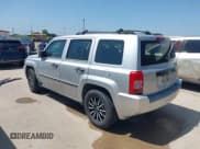 ✅ 2008 Jeep Patriot Sport • VIN: 1J8FT28018D798989 • Lot: 42709437. Wystawiony na IAAI z przebiegiem 206 458 mil. Bezpłatny archiwum sprzedaży aukcyjnych z USA i szczegółowy raport historii pojazdu na DreamBid. Zdjęcie 3.