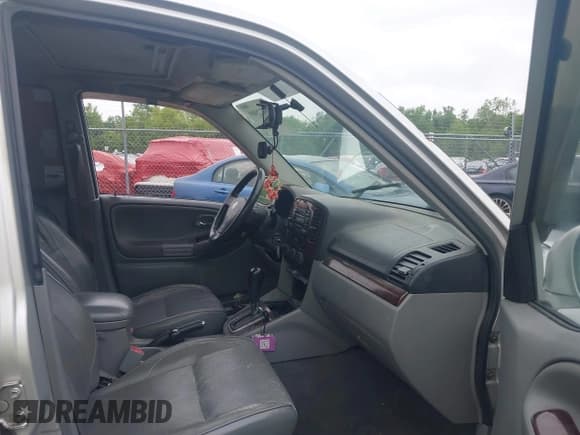 ✅ 2003 Suzuki XL7 Touring • VIN: JS3TX92VX34114737 • Lot: 42072909. Wystawiony na IAAI z przebiegiem 246 655 mil. Bezpłatny archiwum sprzedaży aukcyjnych z USA i szczegółowy raport historii pojazdu na DreamBid. Zdjęcie 5.