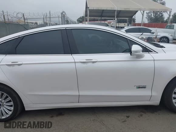 ✅ 2013 Ford Fusion SE Luxury • VIN: 3FA6P0PU0DR285468 • Лот: 42815324. Опубликован ранее на IAAI с пробегом 120 090 миль. Бесплатный доступ к архиву аукционных продаж из США и подробный отчёт об истории автомобиля на DreamBid. Изображение 13.