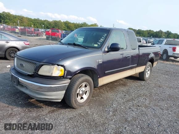 ✅ 1999 Ford F-150 • VIN: 1FTRX17W8XNA98372 • Lot: 43110673. Wystawiony na IAAI z przebiegiem Nie podano. Bezpłatny archiwum sprzedaży aukcyjnych z USA i szczegółowy raport historii pojazdu na DreamBid. Zdjęcie 2.
