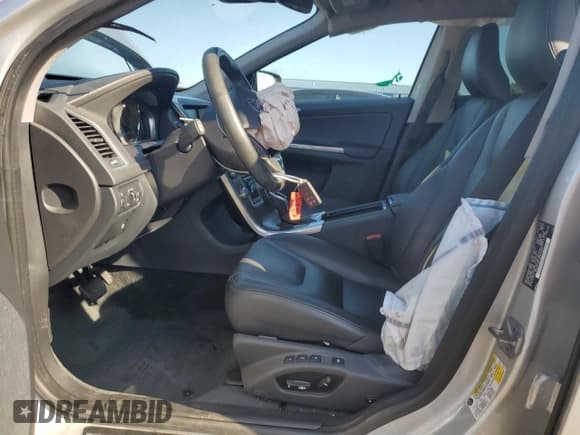 ✅ 2016 Volvo XC60 T5 Platinum • VIN: YV4612RM1G2820480 • Лот: 67959215. Опубликован ранее на Copart с пробегом 46 730 миль. Бесплатный доступ к архиву аукционных продаж из США и подробный отчёт об истории автомобиля на DreamBid. Изображение 7.