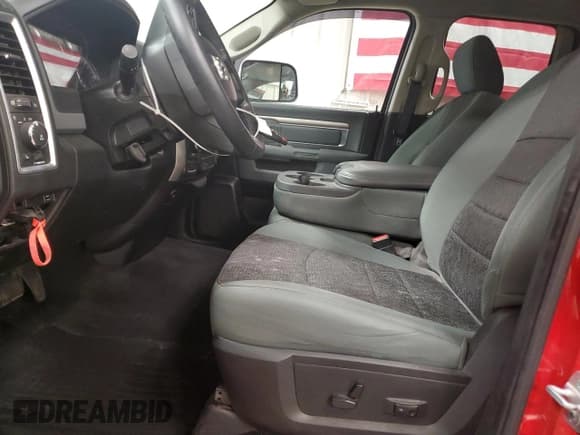 ✅ 2015 Ram 1500 Big Horn • VIN: 1C6RR7GM9FS564992 • Lot: 84974045. Wystawiony na Copart z przebiegiem 93 963 mil. Bezpłatny archiwum sprzedaży aukcyjnych z USA i szczegółowy raport historii pojazdu na DreamBid. Zdjęcie 7.