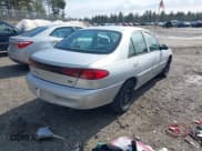 ✅ 2002 Ford Escort Fleet Standard • VIN: 3FAFP13P12R209941 • Lot: 41790208. Wystawiony na IAAI z przebiegiem 112 422 mil. Bezpłatny archiwum sprzedaży aukcyjnych z USA i szczegółowy raport historii pojazdu na DreamBid. Zdjęcie 4.