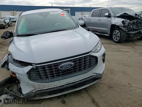 ✅ 2025 Ford Escape PHEV • VIN: 1FMCU0E12SUA21992 • Lot: 58548625. Listed on Copart with 1,814 mi. Free auction sales archive from the USA and detailed vehicle history report at DreamBid. Image 13.