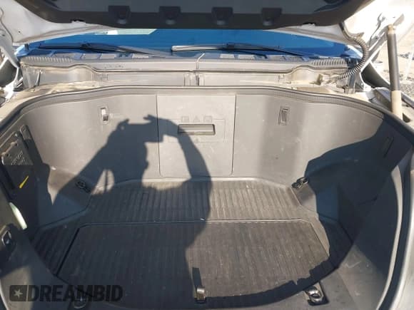 ✅ 2023 Ford F-150 Lightning Pro • VIN: 1FT6W1EV7PWG29037 • Lot: 43594548. Wystawiony na IAAI z przebiegiem 36 032 mil. Bezpłatny archiwum sprzedaży aukcyjnych z USA i szczegółowy raport historii pojazdu na DreamBid. Zdjęcie 10.