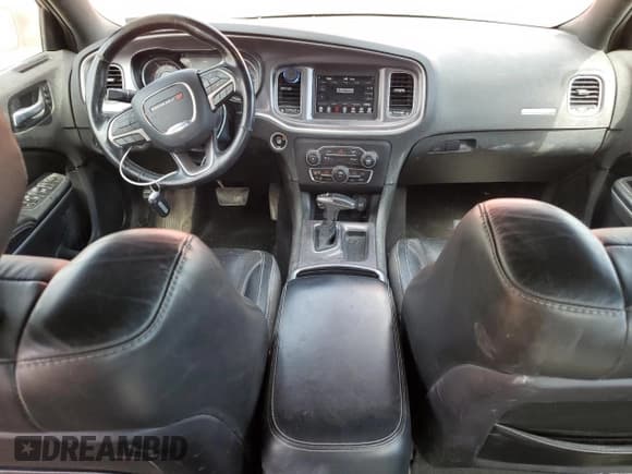 ✅ 2019 Dodge Charger SXT • VIN: 2C3CDXBG6KH760117 • Lot: 58207465. Wystawiony na Copart z przebiegiem 127 538 mil. Bezpłatny archiwum sprzedaży aukcyjnych z USA i szczegółowy raport historii pojazdu na DreamBid. Zdjęcie 8.