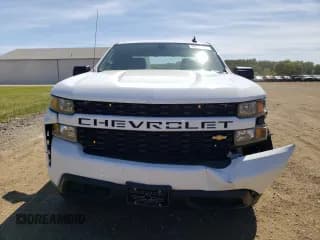 ✅ 2019 Chevrolet Silverado 1500 Custom • VIN: 1GCRYBEH5KZ384382 • Lot: 69638704. Wystawiony na Copart z przebiegiem 33 263 mil. Bezpłatny archiwum sprzedaży aukcyjnych z USA i szczegółowy raport historii pojazdu na DreamBid. Zdjęcie 5.