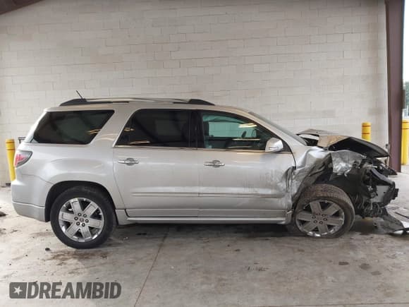 ✅ 2014 GMC Acadia Denali • VIN: 1GKKVTKD8EJ156823 • Lot: 43676241. Wystawiony na IAAI z przebiegiem 96 493 mil. Bezpłatny archiwum sprzedaży aukcyjnych z USA i szczegółowy raport historii pojazdu na DreamBid. Zdjęcie 14.