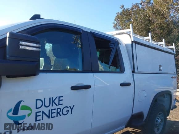 ✅ 2024 Chevrolet Silverado 2500HD Work Truck • VIN: 1GC2YLE72RF198079 • Lot: 41586127. Wystawiony na IAAI z przebiegiem 9 934 mil. Bezpłatny archiwum sprzedaży aukcyjnych z USA i szczegółowy raport historii pojazdu na DreamBid. Zdjęcie 18.