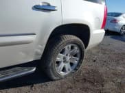 ✅ 2008 GMC Yukon SLT 4SB • VIN: 1GKFK13058R176138 • Лот: 41816039. Опубликован ранее на IAAI с пробегом 199 426 миль. Бесплатный доступ к архиву аукционных продаж из США и подробный отчёт об истории автомобиля на DreamBid. Изображение 6.