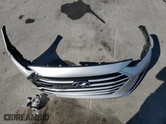 ✅ 2018 Hyundai Elantra Limited • VIN: 5NPD84LF4JH389800 • Lot: 86883395. Listed on Copart with 108,071 mi. Free auction sales archive from the USA and detailed vehicle history report at DreamBid. Image 12.