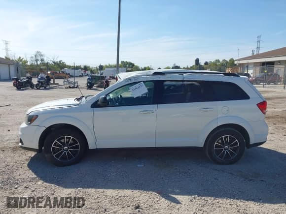 ✅ 2019 Dodge Journey SE • VIN: 3C4PDCBB8KT758578 • Lot: 43363237. Wystawiony na IAAI z przebiegiem 78 746 mil. Bezpłatny archiwum sprzedaży aukcyjnych z USA i szczegółowy raport historii pojazdu na DreamBid. Zdjęcie 14.