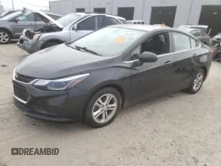 ✅ 2018 Chevrolet Cruze LT • VIN: 1G1BE5SM2J7121766 • Lot: 68550622. Wystawiony na Copart z przebiegiem 99 202 mil. Bezpłatny archiwum sprzedaży aukcyjnych z USA i szczegółowy raport historii pojazdu na DreamBid. Zdjęcie 1.