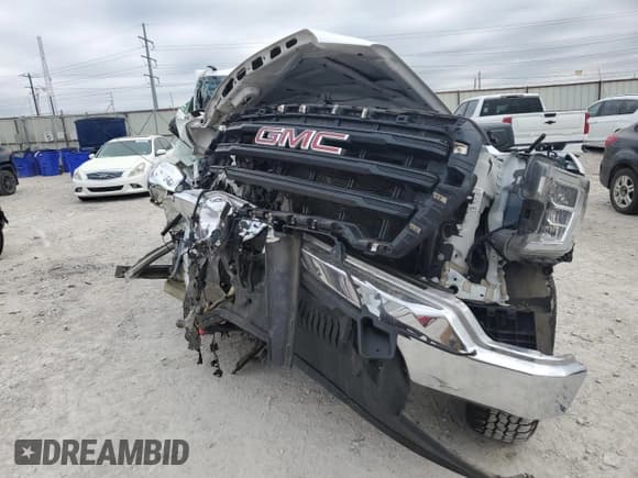 ✅ 2021 GMC Sierra 1500 • VIN: 3GTU9AEF4MG284311 • Lot: 71304904. Wystawiony na Copart z przebiegiem Nie podano. Bezpłatny archiwum sprzedaży aukcyjnych z USA i szczegółowy raport historii pojazdu na DreamBid. Zdjęcie 5.