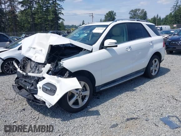 ✅ 2019 Mercedes-Benz GLE 400 • VIN: 4JGDA5GB6KB215386 • Lot: 42909468. Listed on IAAI with 26,963 mi. Free auction sales archive from the USA and detailed vehicle history report at DreamBid. Image 18.