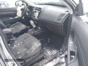 ✅ 2016 Mitsubishi Outlander SEL • VIN: JA4AR4AW0GZ052815 • Lot: 41482017. Wystawiony na IAAI z przebiegiem 88 794 mil. Bezpłatny archiwum sprzedaży aukcyjnych z USA i szczegółowy raport historii pojazdu na DreamBid. Zdjęcie 5.