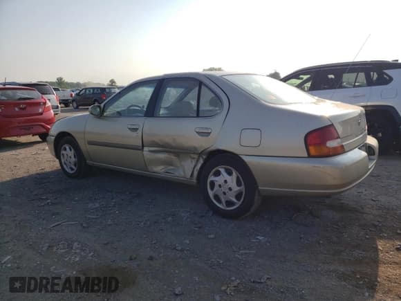 ✅ 1998 Nissan Altima XE • VIN: 1N4DL01D9WC264583 • Lot: 62111635. Listed on Copart with 100,427 mi. Free auction sales archive from the USA and detailed vehicle history report at DreamBid. Image 2.