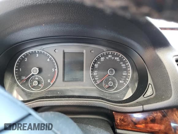 ✅ 2012 Volkswagen Passat SEL Premium • VIN: 1VWCN7A33CC012112 • Лот: 70836725. Опубликован ранее на Copart с пробегом Не указан. Бесплатный доступ к архиву аукционных продаж из США и подробный отчёт об истории автомобиля на DreamBid. Изображение 9.