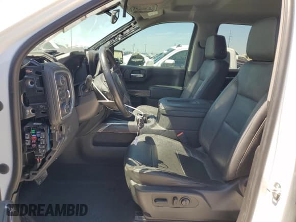 ✅ 2020 Chevrolet Silverado 1500 LTZ • VIN: 3GCUYGEL9LG441843 • Lot: 70880754. Wystawiony na Copart z przebiegiem 106 481 mil. Bezpłatny archiwum sprzedaży aukcyjnych z USA i szczegółowy raport historii pojazdu na DreamBid. Zdjęcie 7.