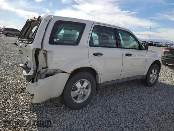 ✅ 2011 Ford Escape XLS • VIN: 1FMCU0C78BKB98033 • Лот: 93351955. Опубликован ранее на Copart с пробегом 162 206 миль. Бесплатный доступ к архиву аукционных продаж из США и подробный отчёт об истории автомобиля на DreamBid. Изображение 3.