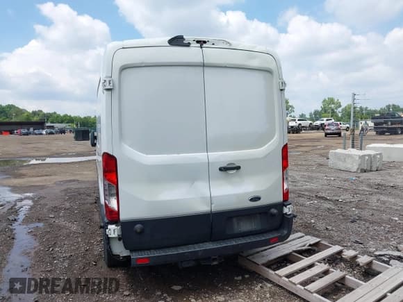 ✅ 2019 Ford Transit • VIN: 1FTBW2CMXKKA40725 • Lot: 42545269. Listed on IAAI with 107,174 mi. Free auction sales archive from the USA and detailed vehicle history report at DreamBid. Image 16.