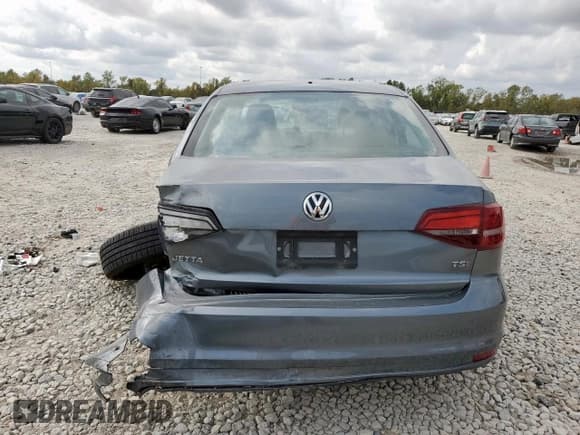 ✅ 2017 Volkswagen Jetta S • VIN: 3VW2B7AJ8HM366300 • Lot: 93143235. Wystawiony na Copart z przebiegiem 145 483 mil. Bezpłatny archiwum sprzedaży aukcyjnych z USA i szczegółowy raport historii pojazdu na DreamBid. Zdjęcie 6.