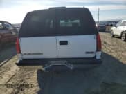 ✅ 1998 GMC Suburban • VIN: 1GKFK16R1WJ700312 • Lot: 73160574. Wystawiony na Copart z przebiegiem 150 174 mil. Bezpłatny archiwum sprzedaży aukcyjnych z USA i szczegółowy raport historii pojazdu na DreamBid. Zdjęcie 6.