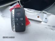 ✅ 2018 Jaguar XE 25t Premium • VIN: SAJAD4FXXJCP22081 • Lot: 43395566. Wystawiony na IAAI z przebiegiem 58 500 mil. Bezpłatny archiwum sprzedaży aukcyjnych z USA i szczegółowy raport historii pojazdu na DreamBid. Zdjęcie 11.