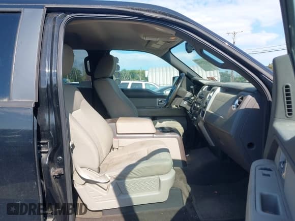 ✅ 2009 Ford F-150 XL • VIN: 1FTRW14899FB19462 • Lot: 43173510. Listed on IAAI with 195,631 mi. Free auction sales archive from the USA and detailed vehicle history report at DreamBid. Image 5.