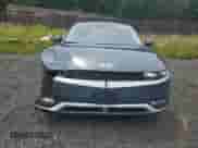 2022 Hyundai Ioniq 5 SE z VIN KM8KM4AE0NU053601, wystawiony jako Copart lot #64036704 z przebiegiem 21 893 mil mil oraz Szkoda całkowita • Salvage title. Historia ofert i sprzedaży dostępna na DreamBid. Obrazek 5.